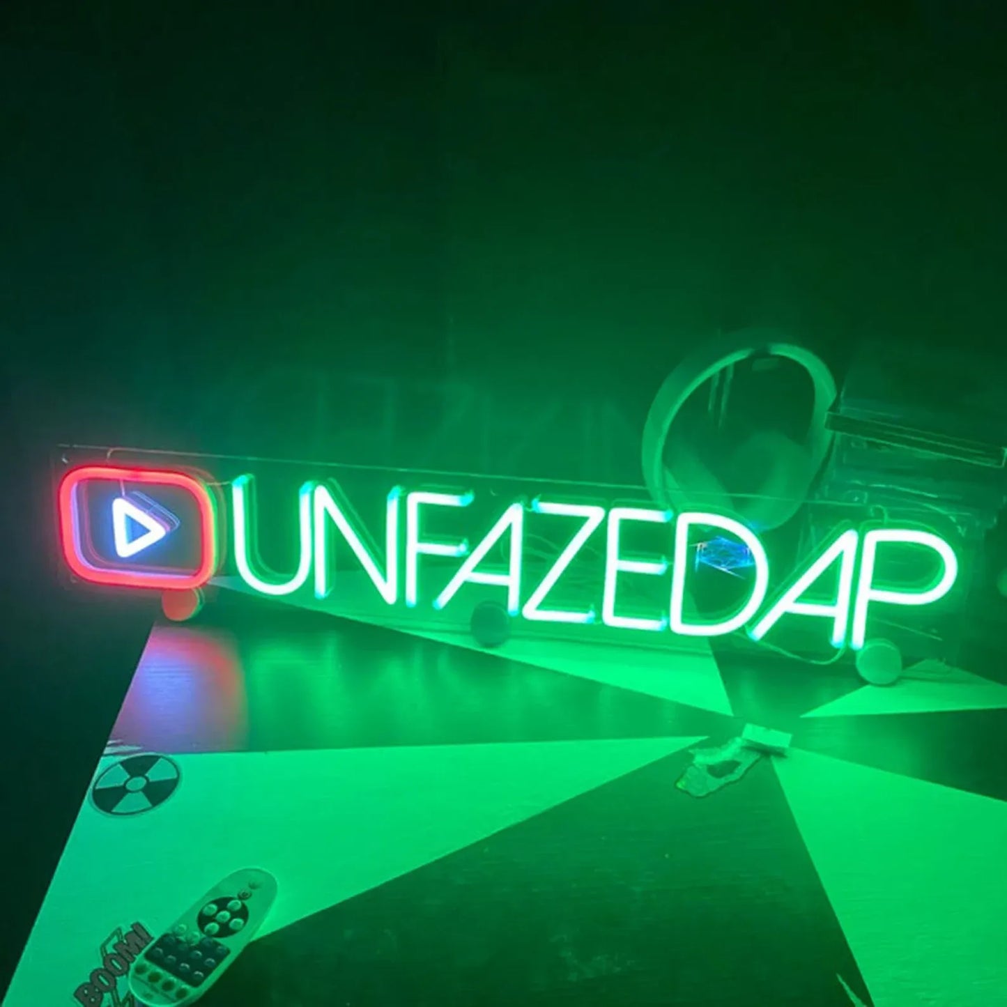 Custom Neon Sign Gaming Decor | Personalized Gamer Tag LED Light for YouTubers, Streamers, and Gamers